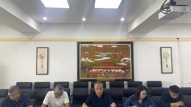 小标题：行业趋势与热门专业